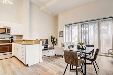 Cozysuites - 1Br With Direct Skybridge Access #1 Indianapolis Ngoại thất bức ảnh